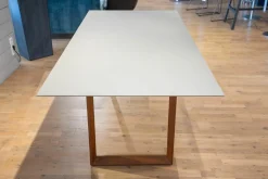 Bacher Esstische|Esstisch Mirado Ausziehbar Tischplatte Fenix NTM Castro Ottawa Taupe Gestell Nussbaum mit Einlegeplatte