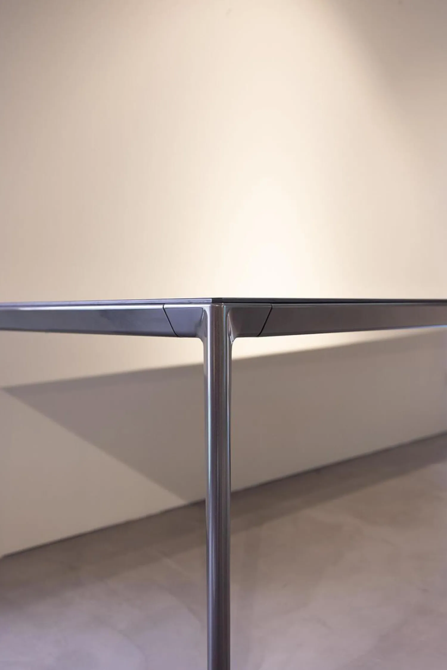 B&B Italia Esstische|Esstisch Mirto Platte Eiche Schwarz Gebürstet Gestell Schwarz Verchromt Lackiert