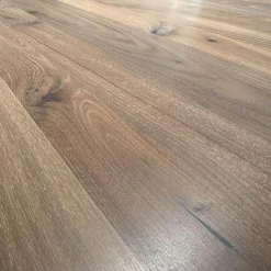 Bert Plantagie Esstische|Esstisch Oval Platte Nuss Knorrig Heel Geölt Gestell Schwarz Fein Struktur