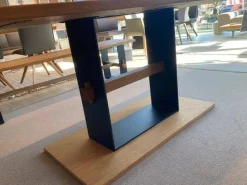 Gradel Esstische|Esstisch Pato Tischplatte Wildeiche Massiv Geölt Gestell Metall Schwarz Pukverbeschichtet Bodenplatte Echtholz Furniert Ohne Bank Stühle Sowie Dekoration