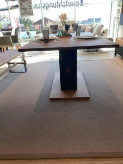 Gradel Esstische|Esstisch Pato Tischplatte Wildeiche Massiv Geölt Gestell Metall Schwarz Pukverbeschichtet Bodenplatte Echtholz Furniert Ohne Bank Stühle Sowie Dekoration