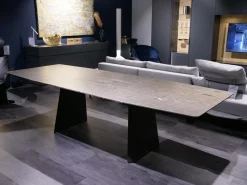 Draenert Esstische|Esstisch Platte Stein Brown Silk Trapezförmig Geledert Kante 6 Ausziehbar