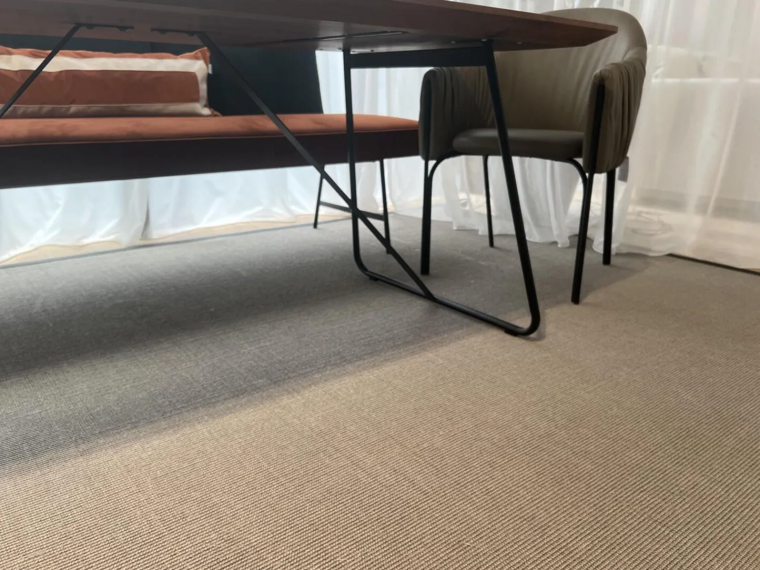 ASCO Esstische|Esstisch Rheda Platte Nussbaum Natur Geölt Gestell Metall Schwarz Pulverbeschichtet