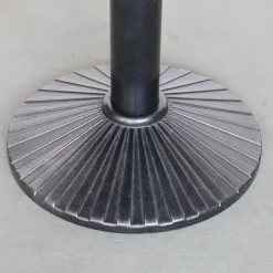 Zanotta Esstische|Esstisch Ristoro Platte Granit Untergestell Gußeisen Schwarz Lackiert