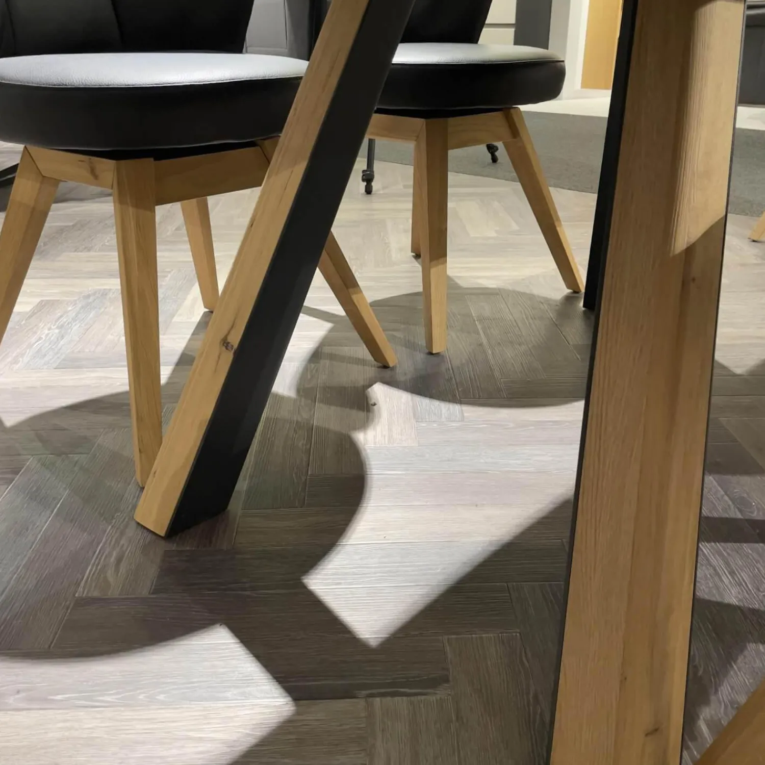 Hartmann Esstische|Esstisch Runa 8410 Kerneiche Natur Massiv Oberfläche Gebürstet Inklusive Kopfauszüge Ohne Stühle