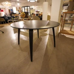 Gubi Esstische|Esstisch Rund 10021 Eiche Schwarz Gebeizt