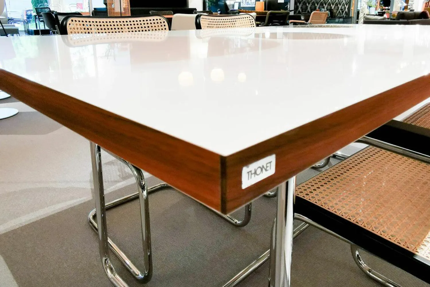 Thonet Esstische|Esstisch S 1072 Tischplatte Nussbaum Geölt Gestell Stahlrohr Ausziehbar