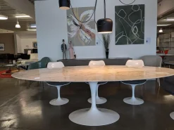 Knoll International Esstische|Esstisch Saarinen Oval Marmor Arabescato Weiß Fuß Schwerer Aluminiumformguss mit Rilsan Beschichtet