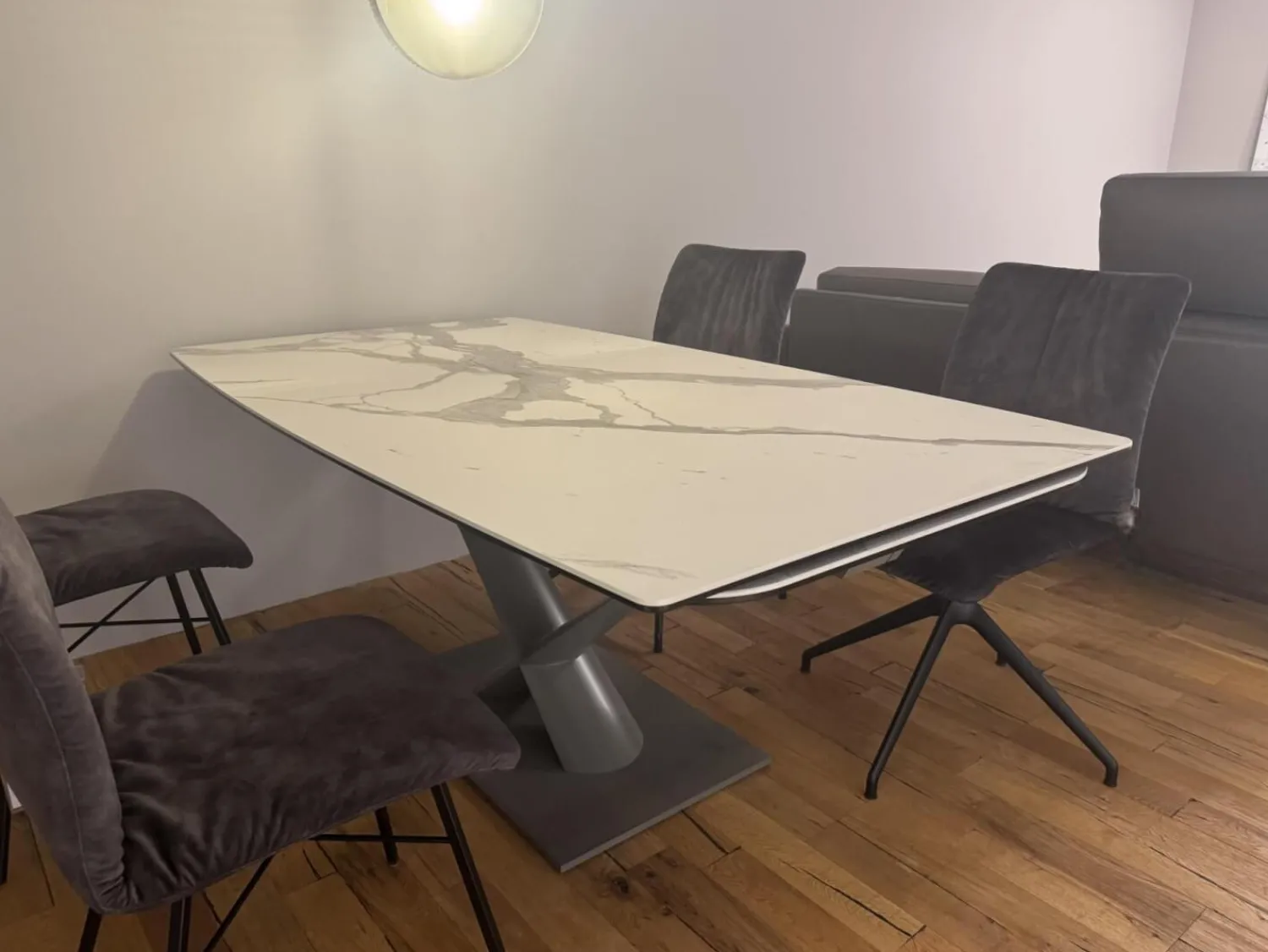 Contur Esstische|Esstisch Savona Tischplatte Keramik Marble Statuario Matt Weiß Grau Gestell Metall Quarzo 7039 Grau Pulverbeschichtet Ausziehbar