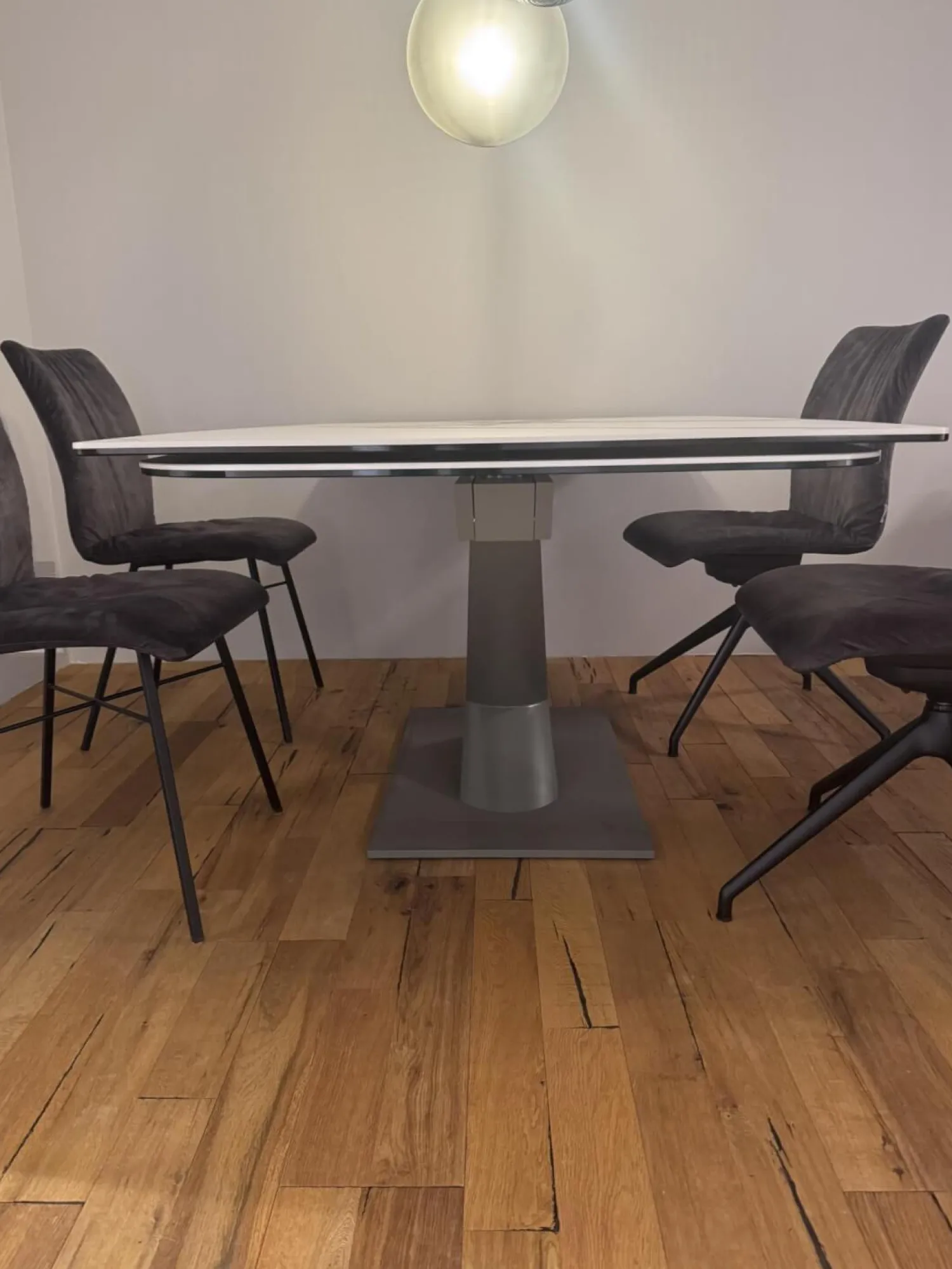 Contur Esstische|Esstisch Savona Tischplatte Keramik Marble Statuario Matt Weiß Grau Gestell Metall Quarzo 7039 Grau Pulverbeschichtet Ausziehbar