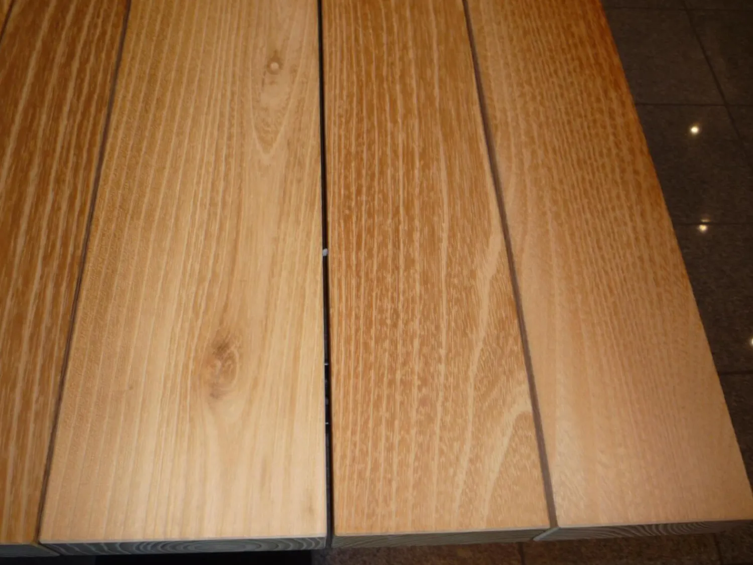 Janua Esstische|Esstisch SC41 Outdoor Akazie Roh Gebürstet Wangen Aluminium Schwarz Pulverbeschichtet