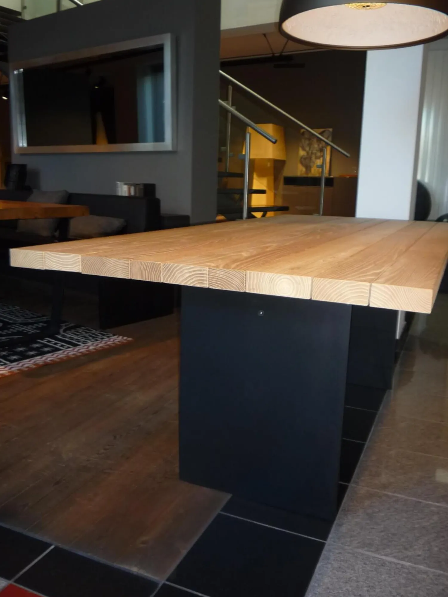 Janua Esstische|Esstisch SC41 Outdoor Akazie Roh Gebürstet Wangen Aluminium Schwarz Pulverbeschichtet