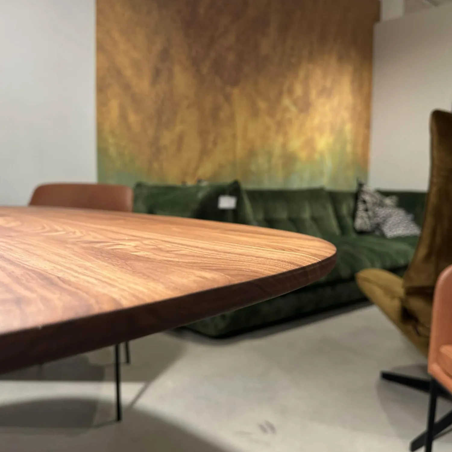 Rodam Esstische|Esstisch Sqround Ast Nussbaum Hartwachssiegel Bodenplatte Sahara Beige Mit Auszug