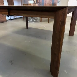 Scholtissek Esstische|Esstisch SR1 Astiger Nussbaum Natur Geölt Äste Mit Zinn Ausgegossen Inklusive Querauszug