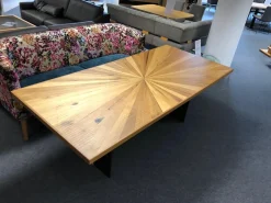 Sprenger Esstische|Esstisch Stella Eiche Massiv Antik Sternförmig Verleimt