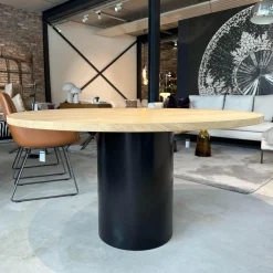 e15 Esstische|Esstisch TA20 Hiroki Eiche Geölt Stahlsockel Pulverbeschichtet Tiefschwarz