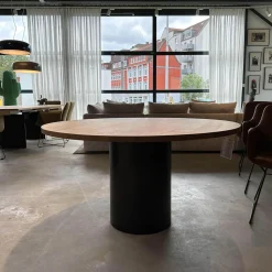 e15 Esstische|Esstisch TA20 Hiroki Eiche Geölt Stahlsockel Pulverbeschichtet Tiefschwarz