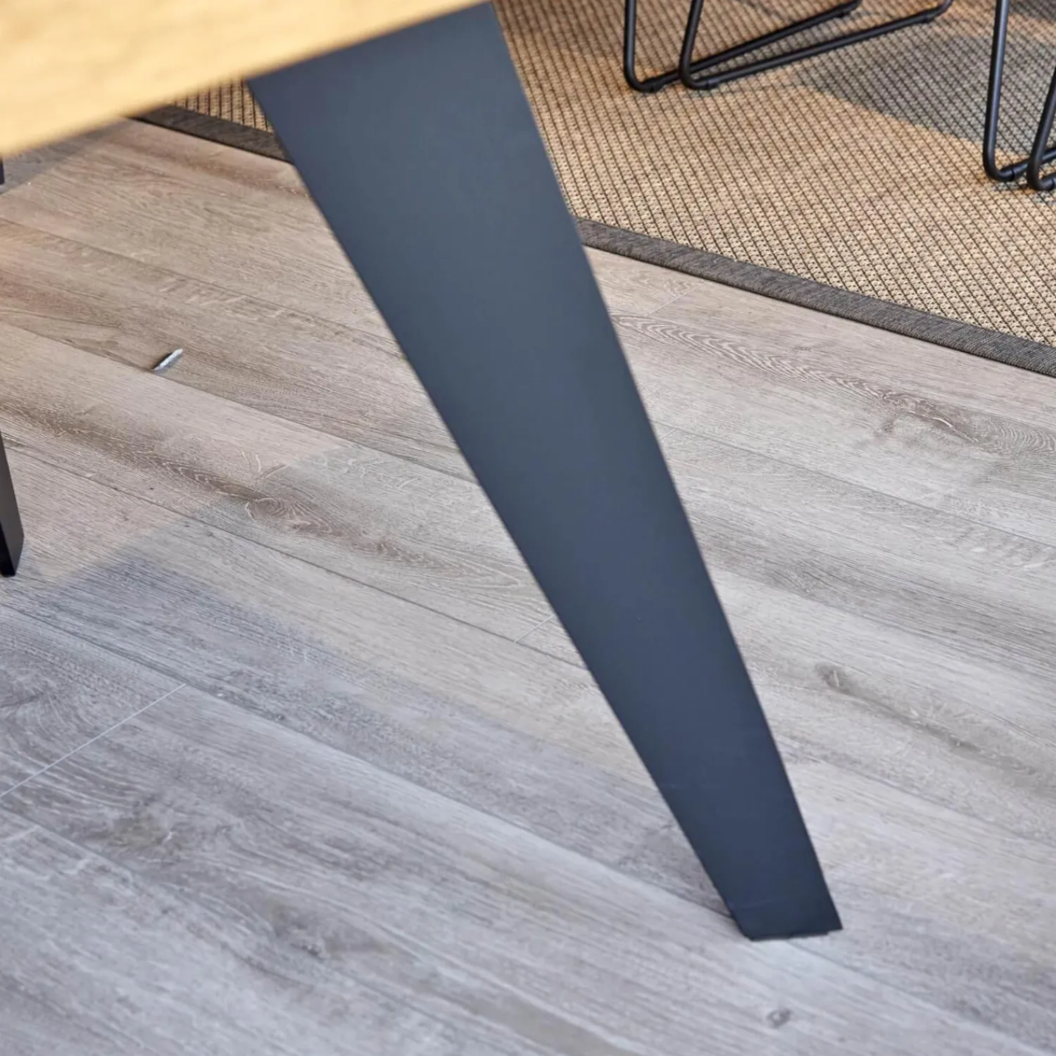 Scholtissek Esstische|Esstisch Talio 2020 Knorrige Eiche Rustiko Natur Geölt Mittelfuge Äste mit Harz Ausgegossen