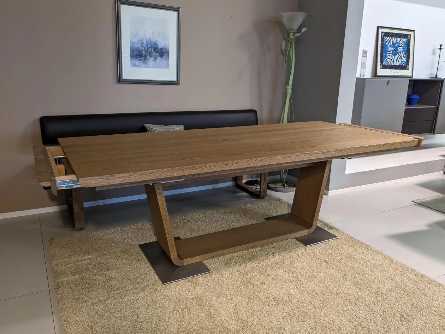 Anrei Essgruppen|Esstische|Esstisch Tesso Asteiche In Barrique Mit Bodenplatte Aus Edelstahl Und Einzelbank Smart Leder Maron