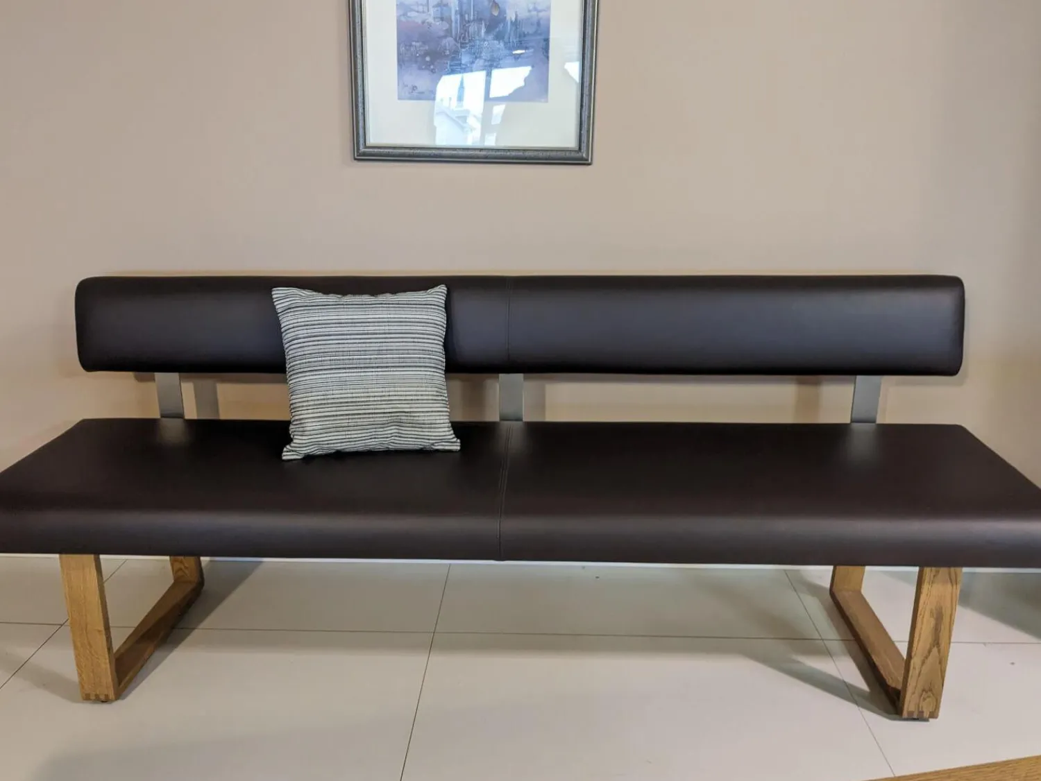 Anrei Essgruppen|Esstische|Esstisch Tesso Asteiche In Barrique Mit Bodenplatte Aus Edelstahl Und Einzelbank Smart Leder Maron