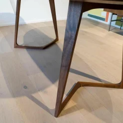 Zeitraum Esstische|Esstisch Twist Amerikanischer Nussbaum Massiv