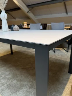 Global Esstische|Esstisch Vitoria Tischplatte Keramik Weiß UF 0105 Gestell Metall Schwarz Pulverbeschichtet