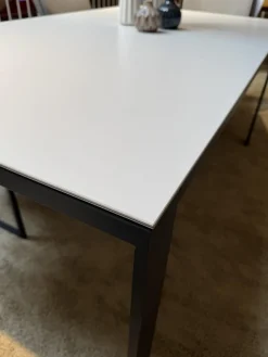 Global Esstische|Esstisch Vitoria Tischplatte Keramik Weiß UF 0105 Gestell Metall Schwarz Pulverbeschichtet