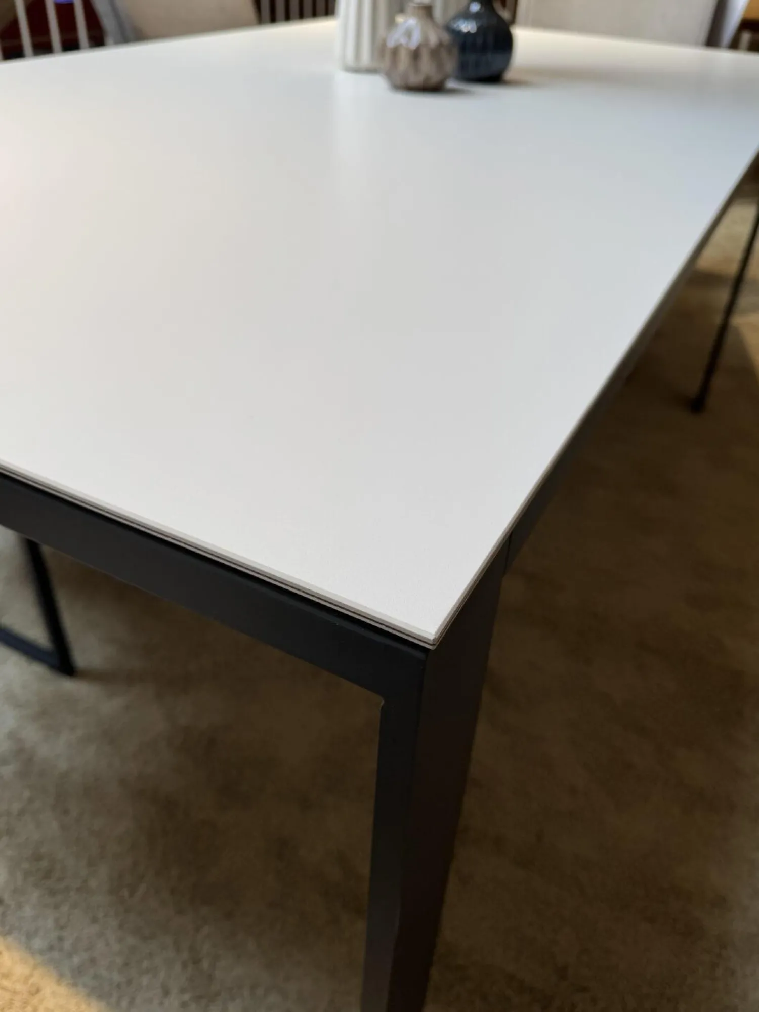 Global Esstische|Esstisch Vitoria Tischplatte Keramik Weiß UF 0105 Gestell Metall Schwarz Pulverbeschichtet