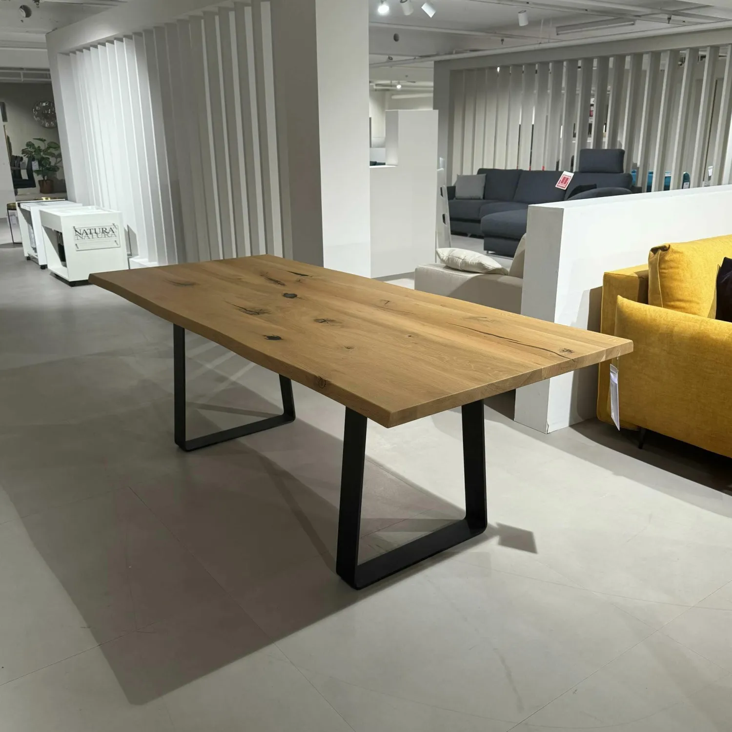 Wöstmann Esstische|Esstisch Wildeiche Gebürstet Natur Kufengestell Metall Schwarz Lackiert