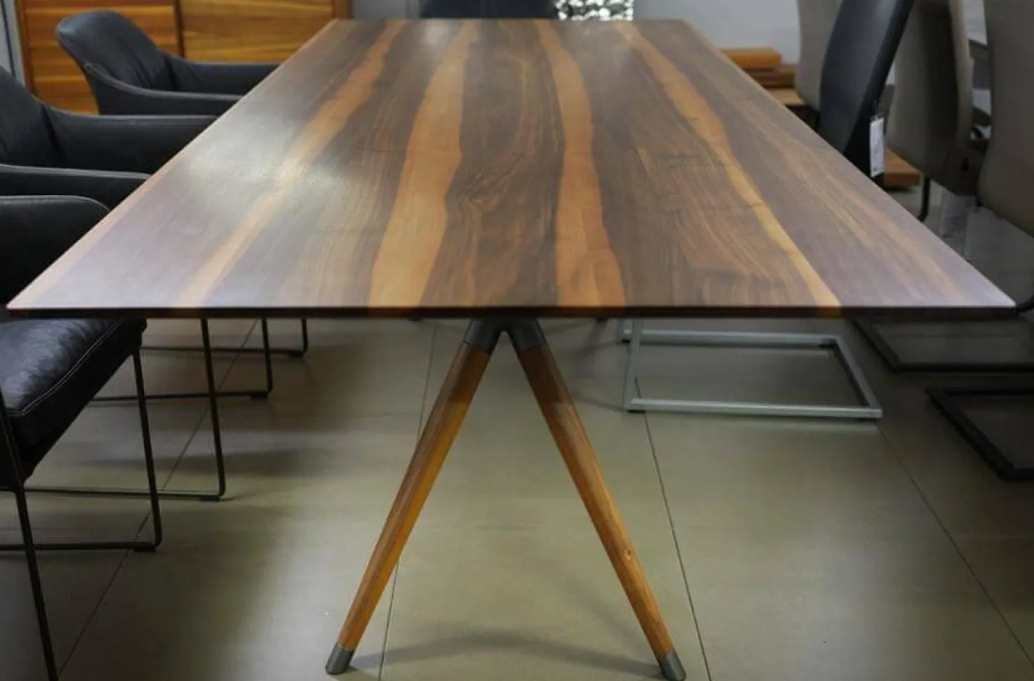 Zoom by Mobimex Esstische|Esstisch X2 Schwarznuss Mit Splintanteil Oberfläche Natur Geölt