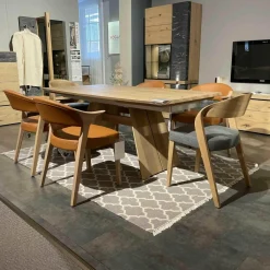 Voglauer Essgruppen|Esstischgruppe V-Rock Mit 4 Stühlen Mit Armlehnen Und 2 Stühlen Ohne Armlehnen Alteiche Rustiko