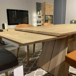 Voglauer Essgruppen|Esstischgruppe V-Rock Mit 4 Stühlen Mit Armlehnen Und 2 Stühlen Ohne Armlehnen Alteiche Rustiko