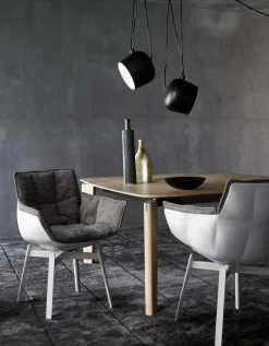 B&B Italia Einzelstühle|Esszimmerstuhl Husk Stoff Rattier Antille Braun Grau Schale Polyurethanharz Weiß Gestell Metall Weiß Lackiert