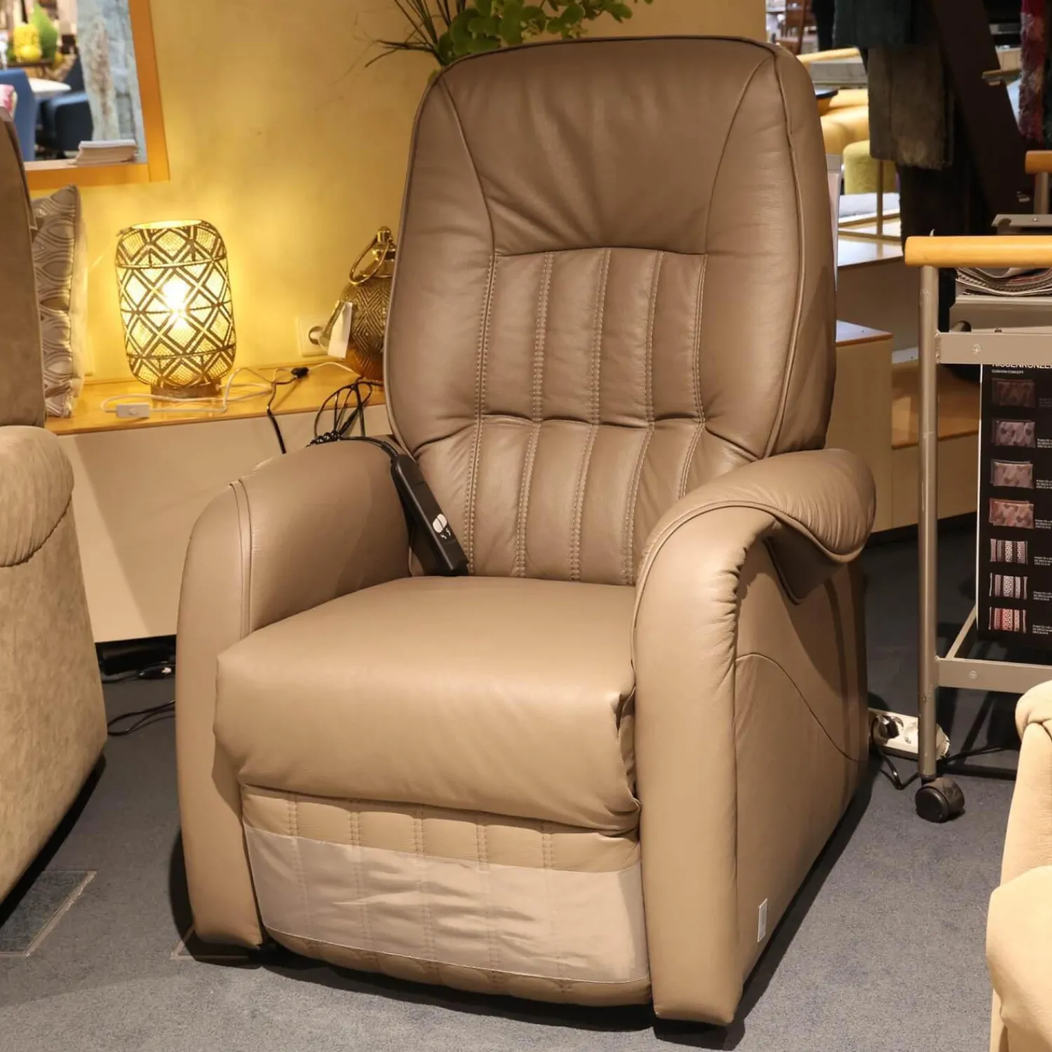 himolla Fernsehsessel|Fernsehsessel Kassel Bezug Leder 71 Torro Vulkan Braun Füße Rollen Kunststoff Schwarz