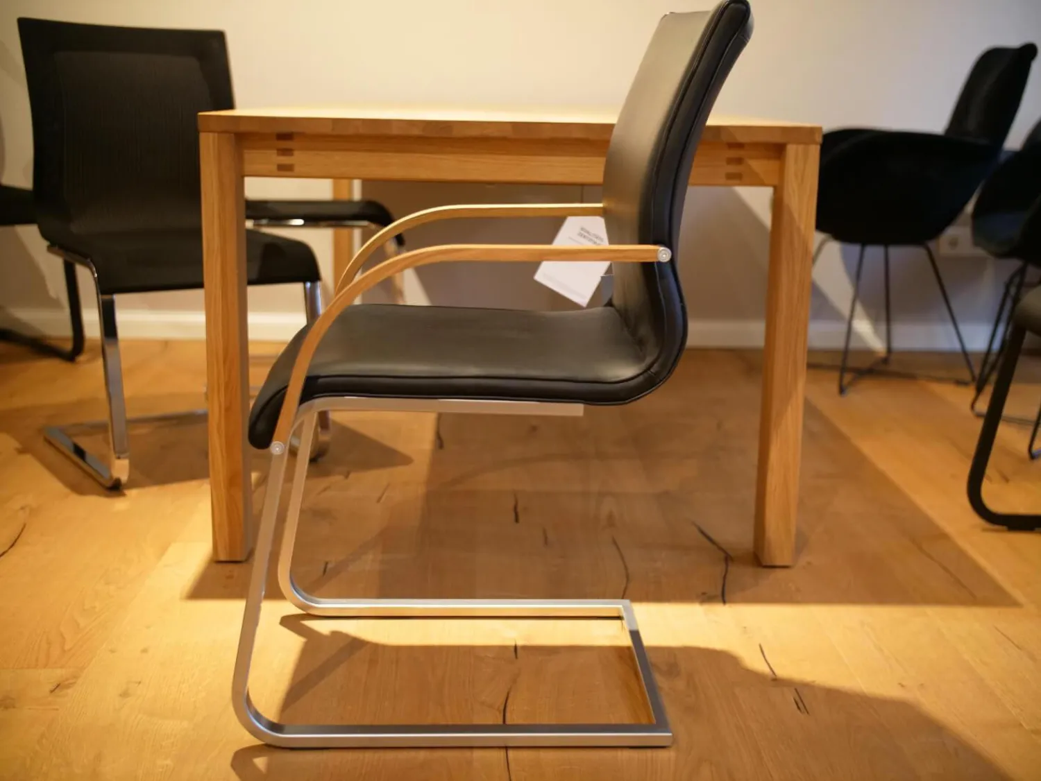 Team 7 Einzelstühle|Freischwinger Magnum Semianilinleder L1 Black Schwarz Gestell Chrom Edelstahl Finish Armlehne Eiche