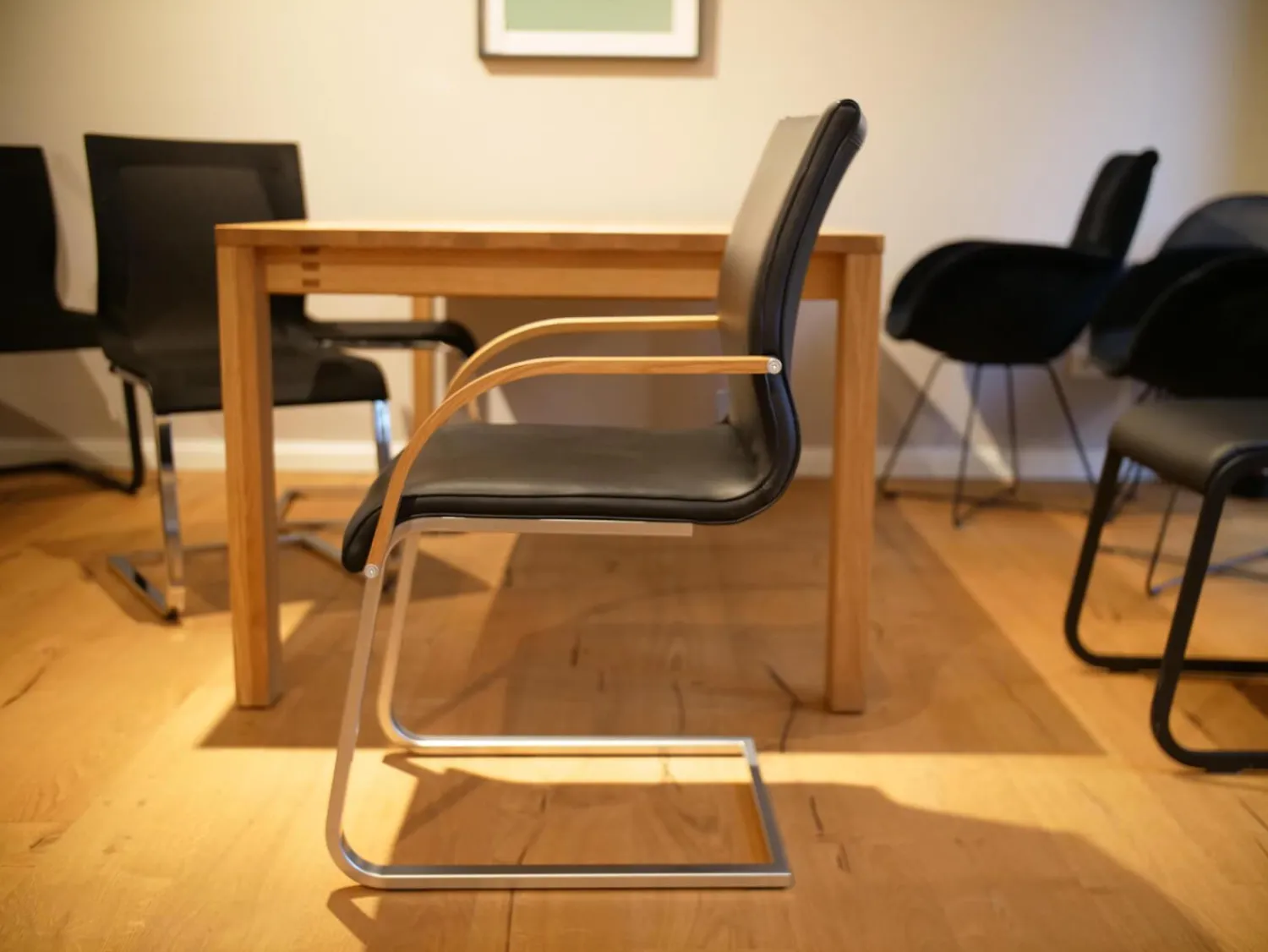 Team 7 Einzelstühle|Freischwinger Magnum Semianilinleder L1 Black Schwarz Gestell Chrom Edelstahl Finish Armlehne Eiche