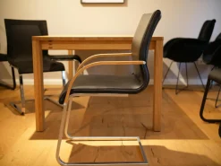 Team 7 Einzelstühle|Freischwinger Magnum Semianilinleder L1 Black Schwarz Gestell Chrom Edelstahl Finish Armlehne Eiche