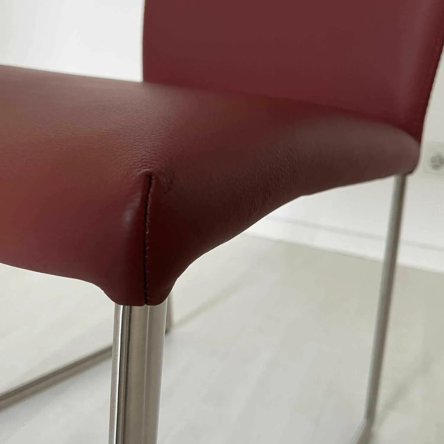 Ronald Schmitt Design Einzelstühle|Freischwinger Stay Light Bezug Leder Toledo Cherry Kufengestell Edelstahl Matt