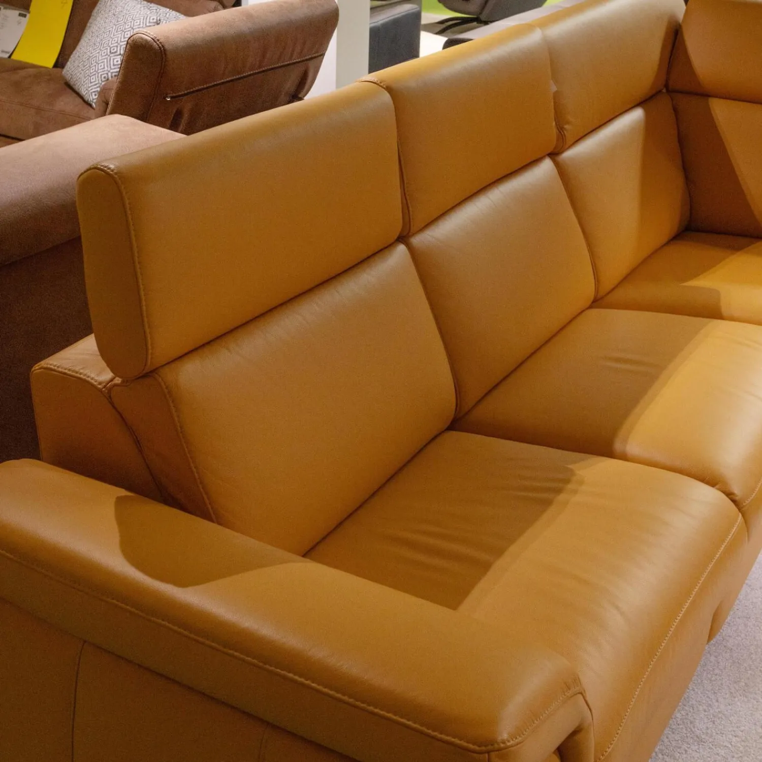 Steinpol Ecksofas|Funktionseckgarnitur Relaxa 6 0 Leder Punch Curry Gelb Metallwinkelfuß Aluminium Gebürstet