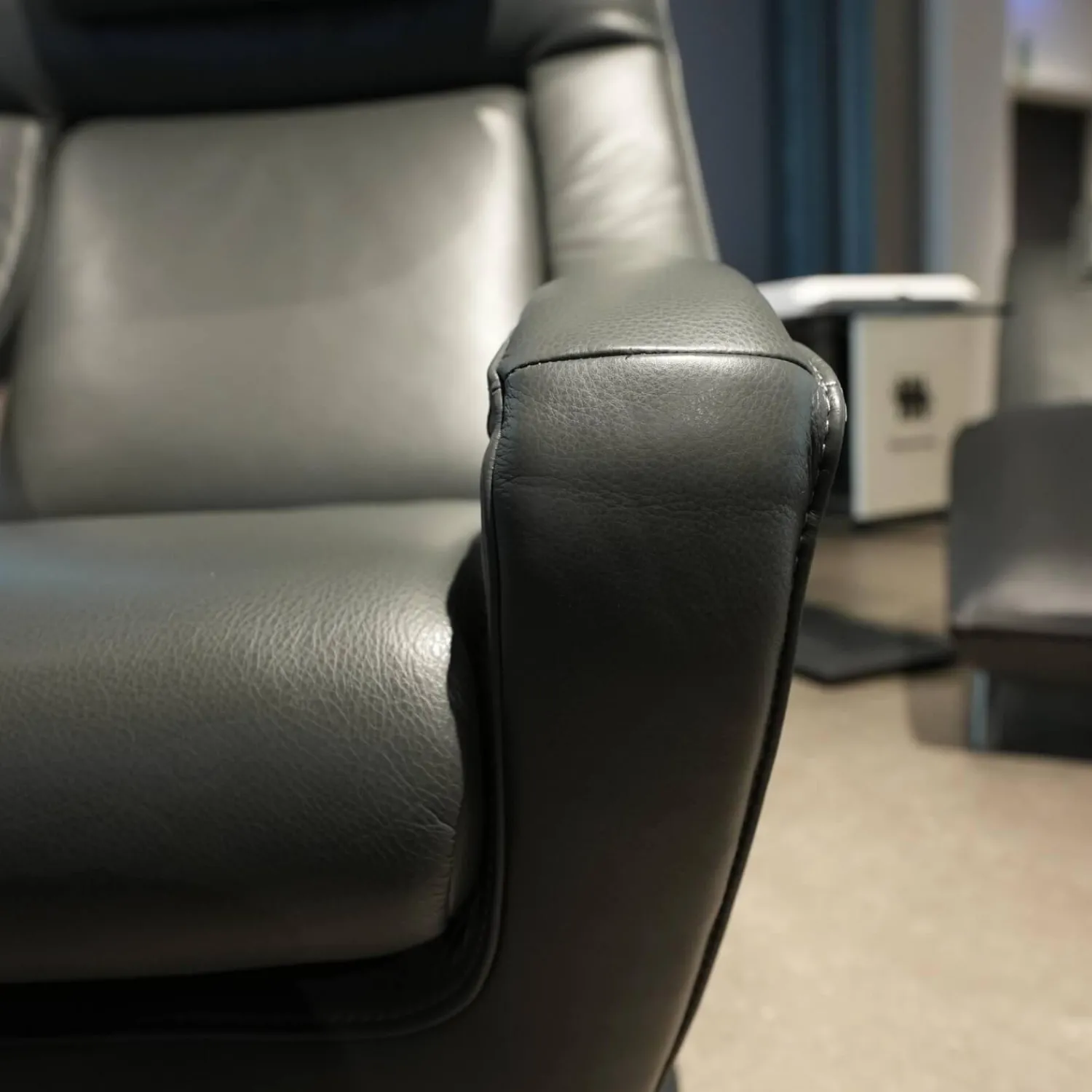 Koinor Relaxsessel|Funktionssessel Yoko No 12 VM Leder C Classic Pepper Schwarz Grau Gabel Alu Matt Schwarz