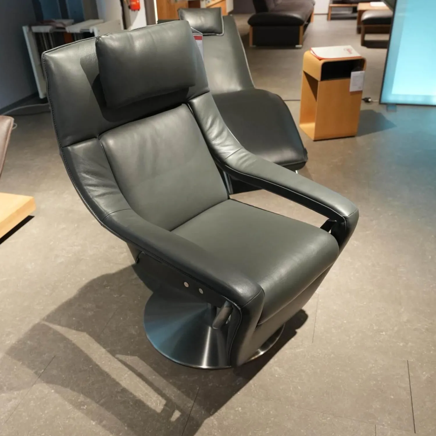 Koinor Relaxsessel|Funktionssessel Yoko No 12 VM Leder C Classic Pepper Schwarz Grau Gabel Alu Matt Schwarz