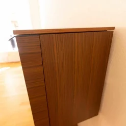 Porro Kommoden & Sideboards|Gallery Low Cupboard Außen Holzfarbe W20 Mongoi Innen Giallo Mustard Rückwand Spiegel Mit Beleuchtun