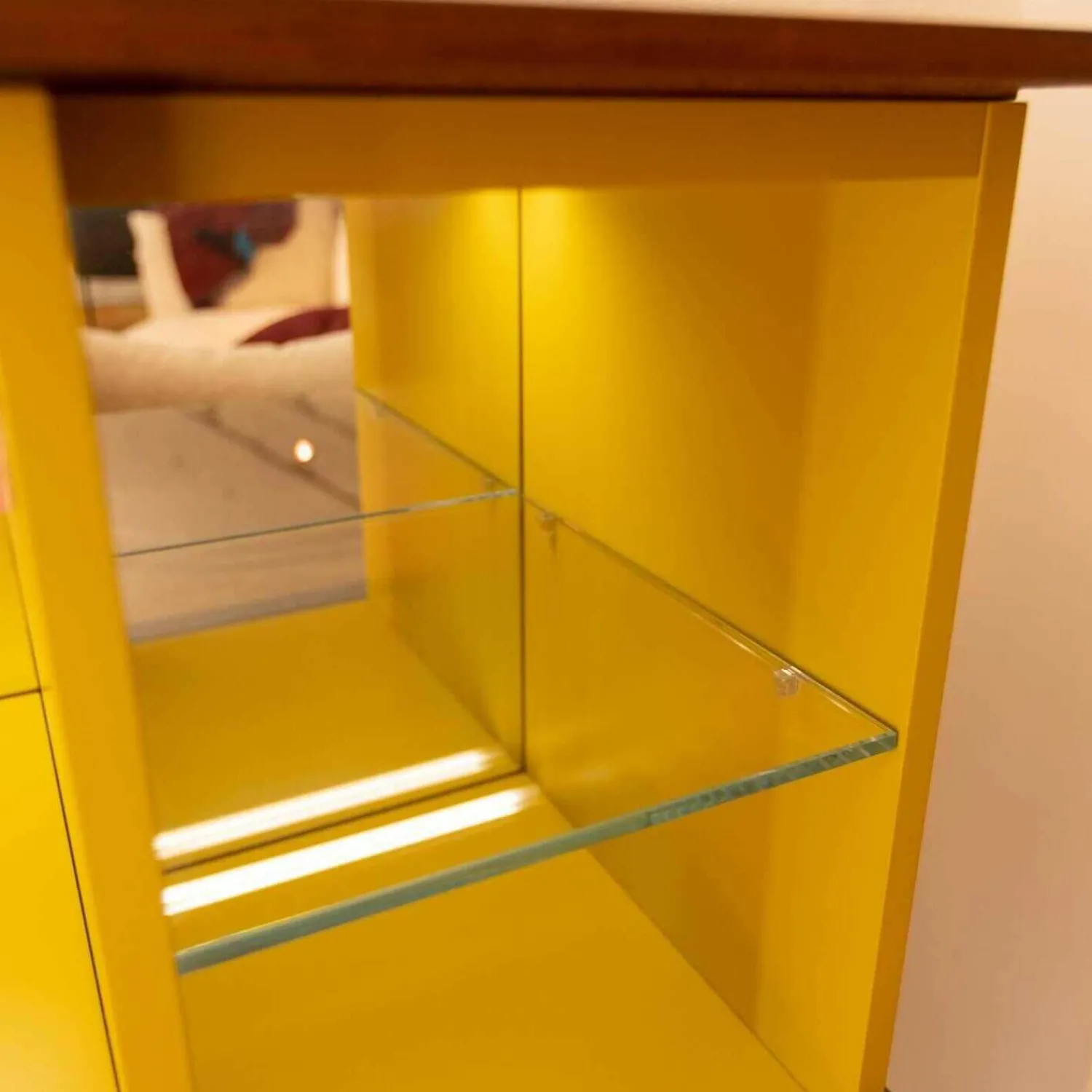 Porro Kommoden & Sideboards|Gallery Low Cupboard Außen Holzfarbe W20 Mongoi Innen Giallo Mustard Rückwand Spiegel Mit Beleuchtun