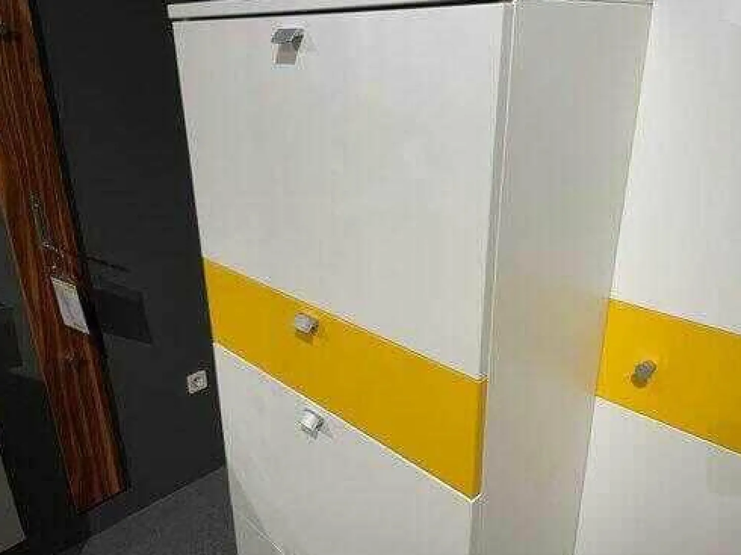 Wittenbreder Garderoben|Garderobe MC UNA Weiß Hochglanz 60HG Mit Gelben Akzenten Hochglanz 75HG