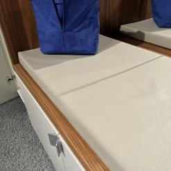 Hülsta Garderoben|Garderobe Multi Forma Lack Seidengrau Akzent Kernnussbaum Sitzpolster Kunstleder S453 Taupe Beige