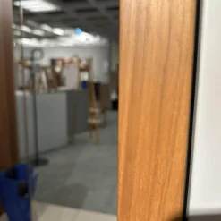 Hülsta Garderoben|Garderobe Multi Forma Lack Seidengrau Akzent Kernnussbaum Sitzpolster Kunstleder S453 Taupe Beige