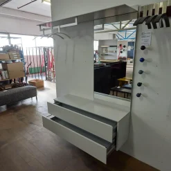 Schönbuch Garderoben|Garderobe S7 Lack Grau-Weiß 27 Inklusive 3 Kleiderbügel