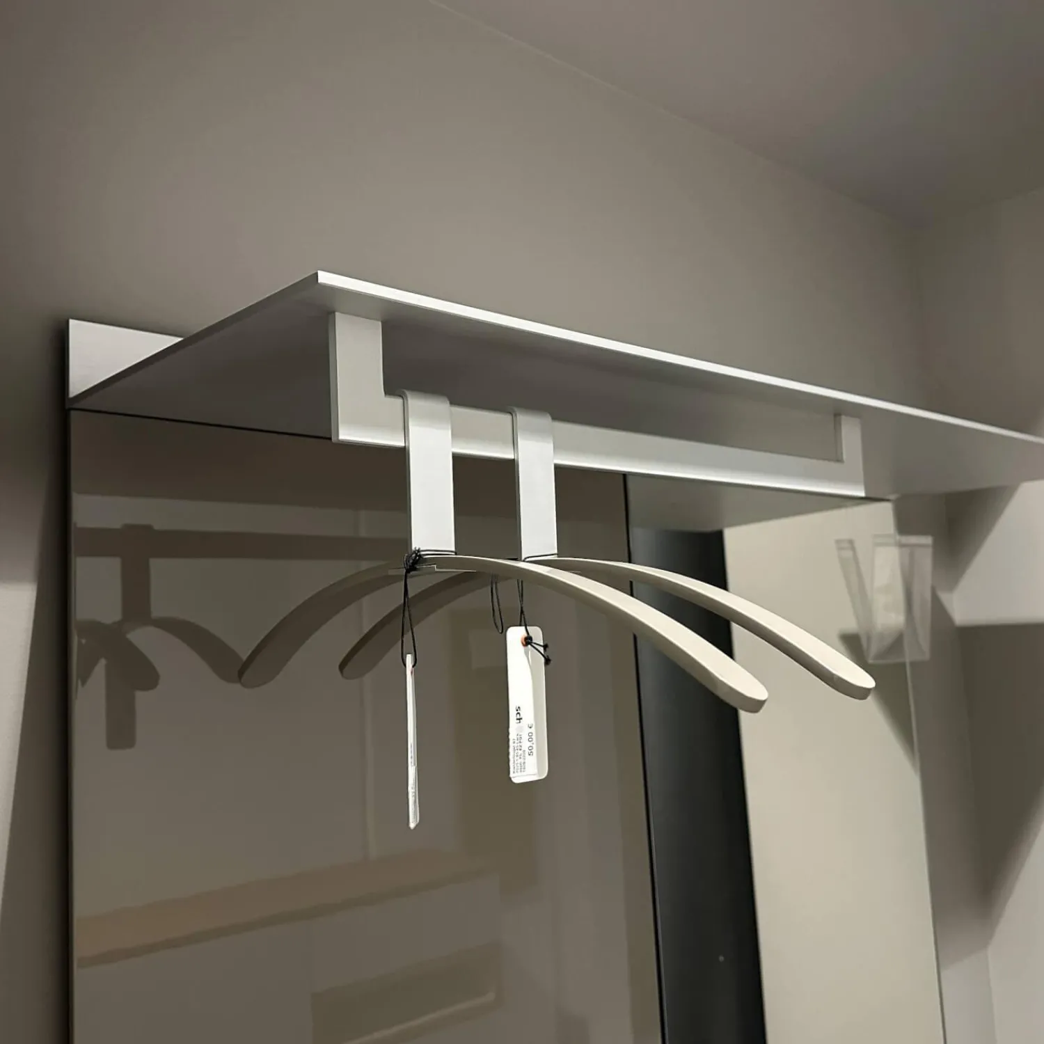 Schönbuch Garderoben|Garderobe S7 Lack Hochglanz Asphalt Aluminiumboarde Eloxiert Mit Spiegelpaneel