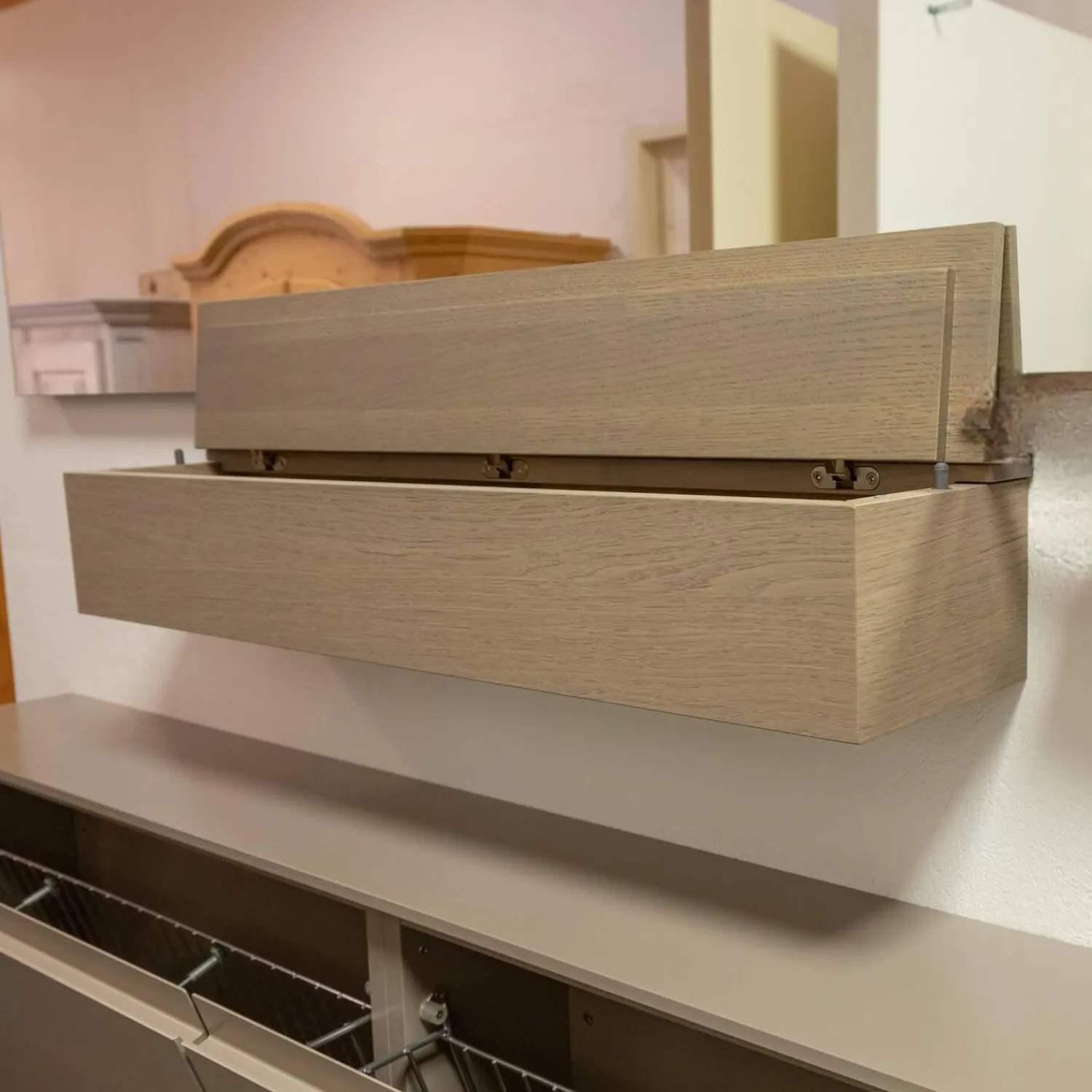 Sudbrock Garderoben|Garderobe Tando Glattlack 408 Terra Grau Beige Eiche Sahara Griffe Metall