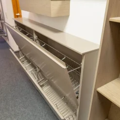 Sudbrock Garderoben|Garderobe Tando Glattlack 408 Terra Grau Beige Eiche Sahara Griffe Metall